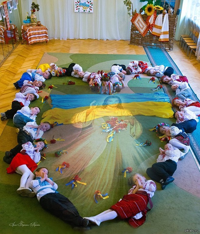 Секта в желто-синем | Пикабу