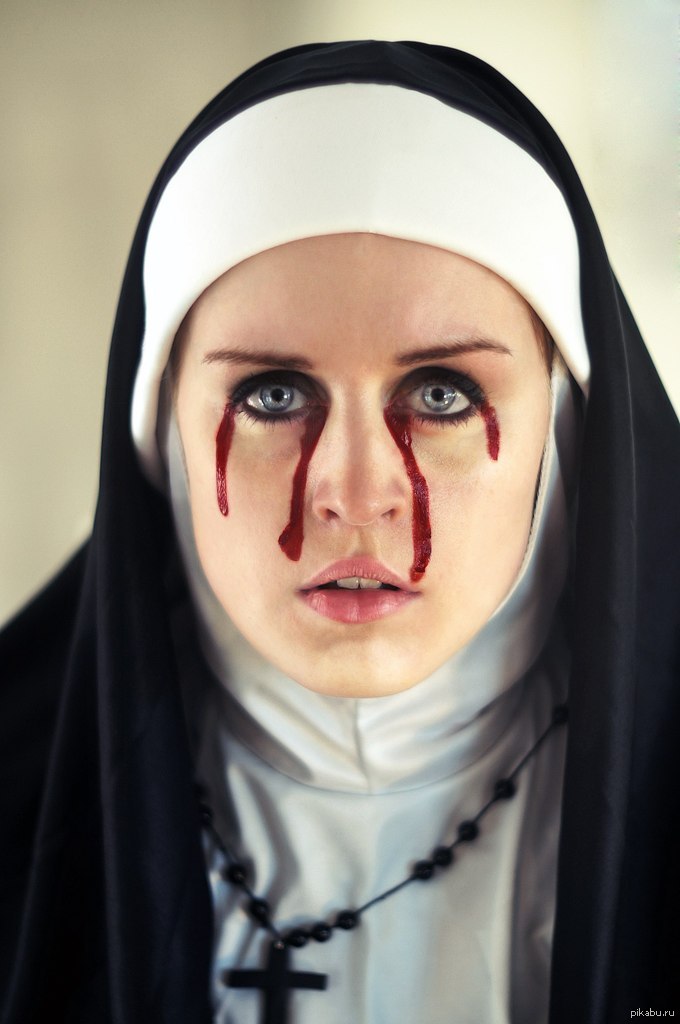 Болезнь монашек что это. Кейт Малвэйни монахиня. Проклятие монахини 1 часть. Изабель монахиня.