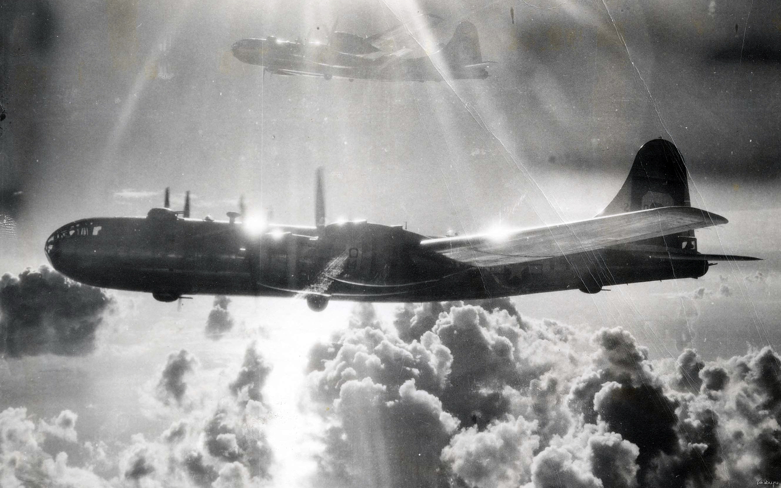 Б 29 3. B-29 Superfortress. B-29 бомбардировка. B-29 бомбардировщик вторая мировая. Подбитые b 29.