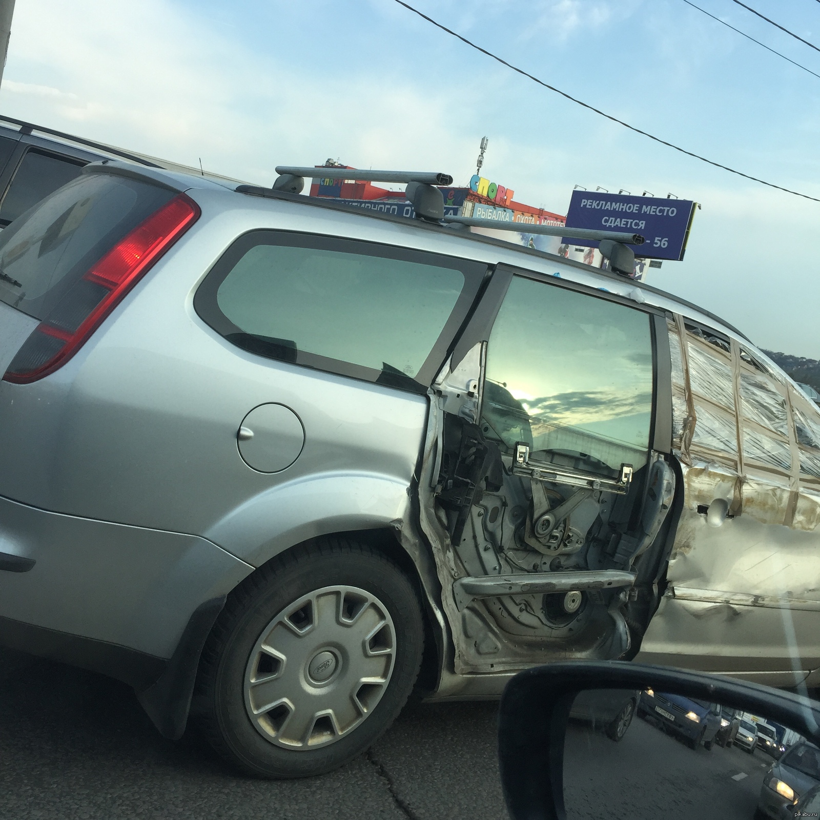 Не теряй время в пробке, изучай строение авто | Пикабу