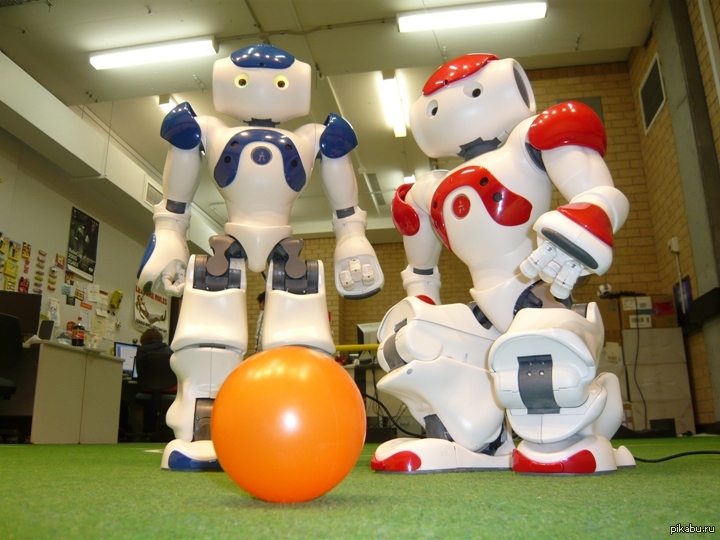Самый человекоподобный робот. Футбол роботов. Робот актер теспиан. Robot play. Современные роботы.