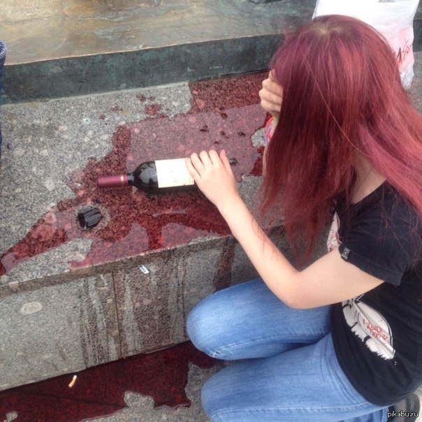 Об камень разбивается надежды. Разбитые мечты картинки. Разбитые мечты картинки. Разбитые надежды и мечты. Сломанная мечта.