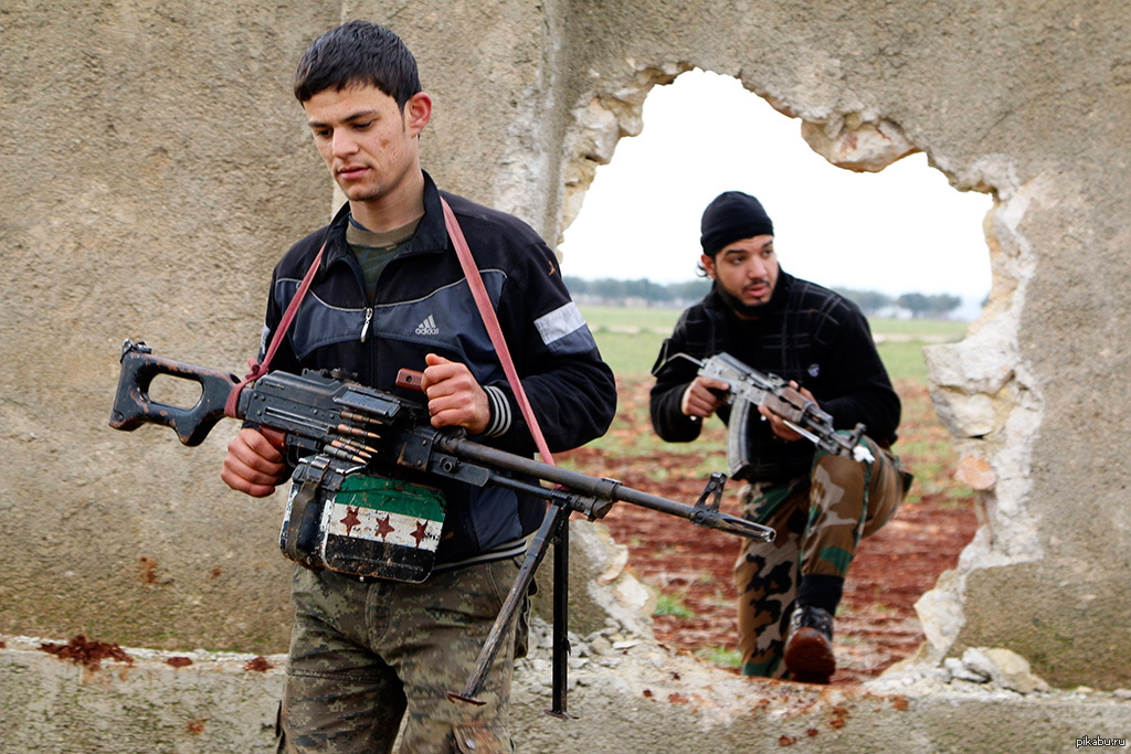 Боевики с автоматами фото