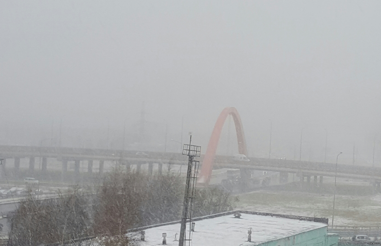 Прогноз сургут сегодня. Снег в июне в Сургуте. Снегопад в Сургуте. Сугробы в Сургуте. Июль снег Сургут.
