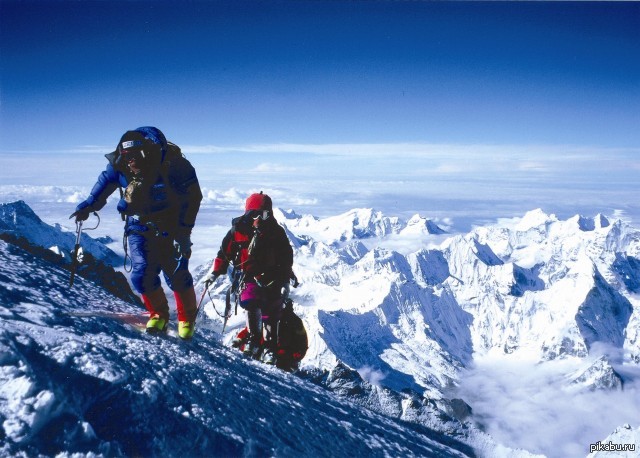 The taking mountain. Марко Литенекер альпинист. Экспедиция на Эверест. Альпинисты на вершине Эвереста. Восхождение на Эверест.