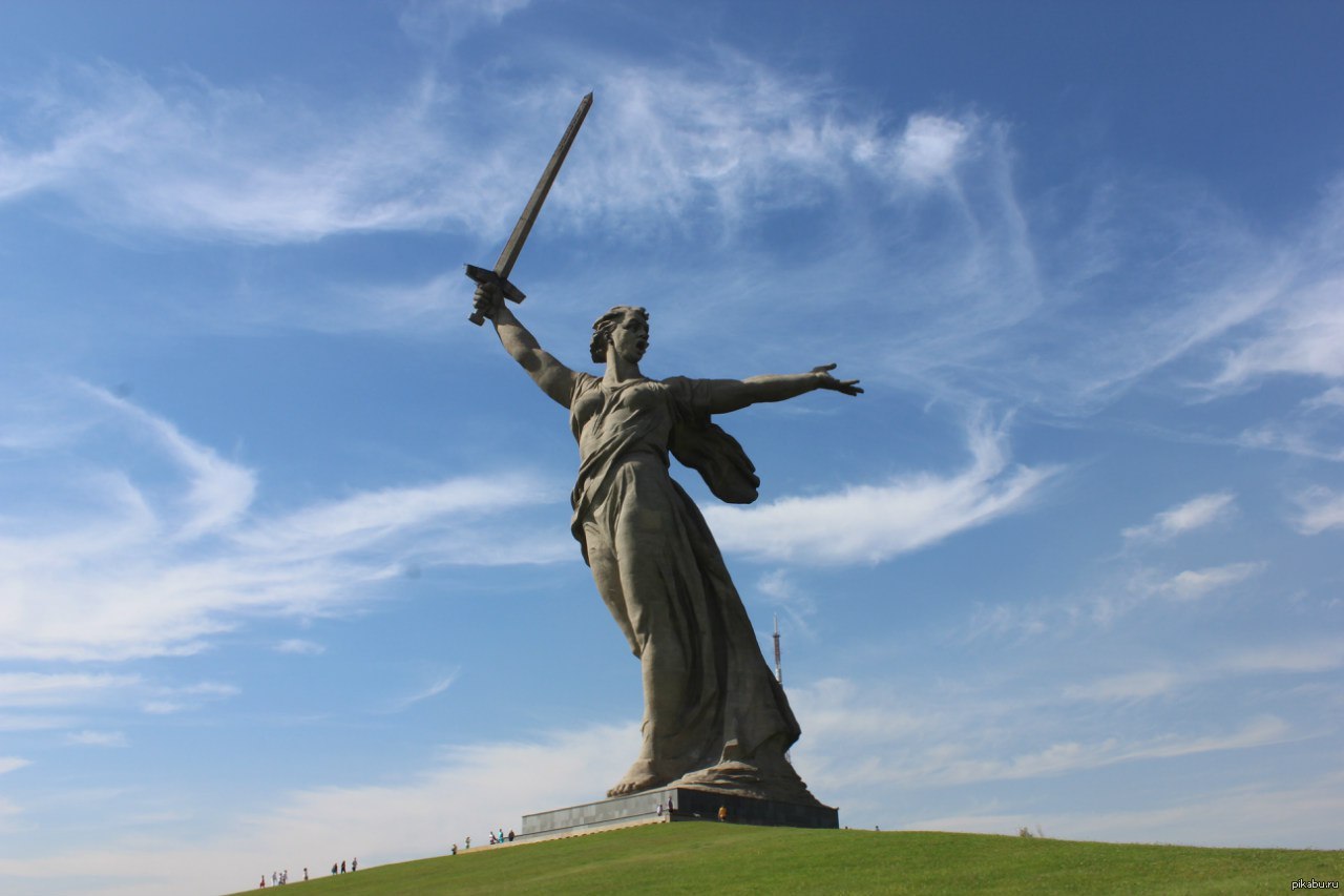 Воинам освободителям на Мамаевом Кургане в Волгограде