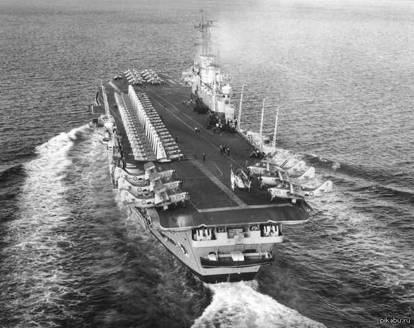 Ark royal. HMS Ark Royal r09. АРК Ройял авианосец. Авианосец АРК Ройал 1955. Британский авианосец «АРК Ройял».