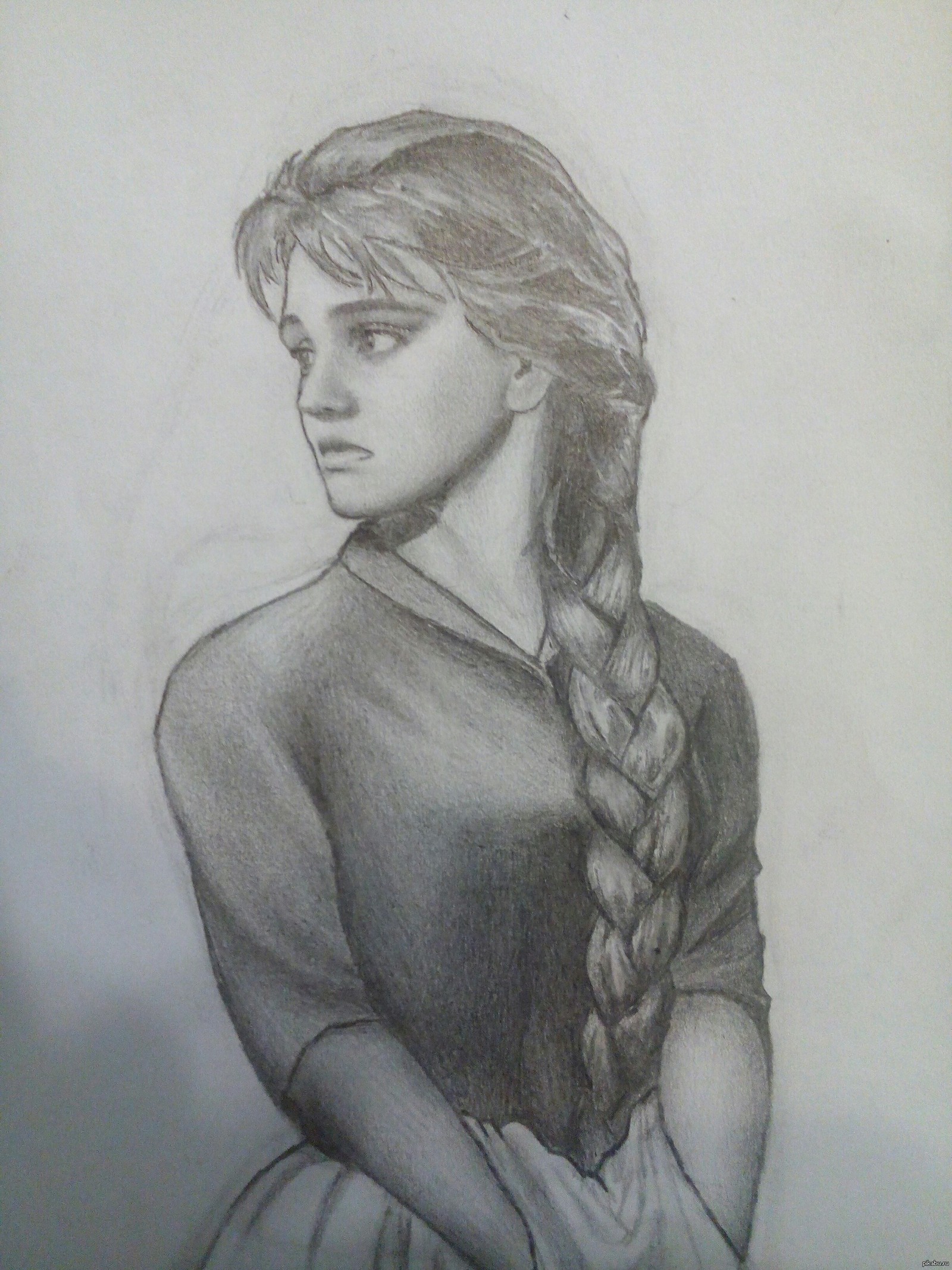 Портрет девушки карандашом
