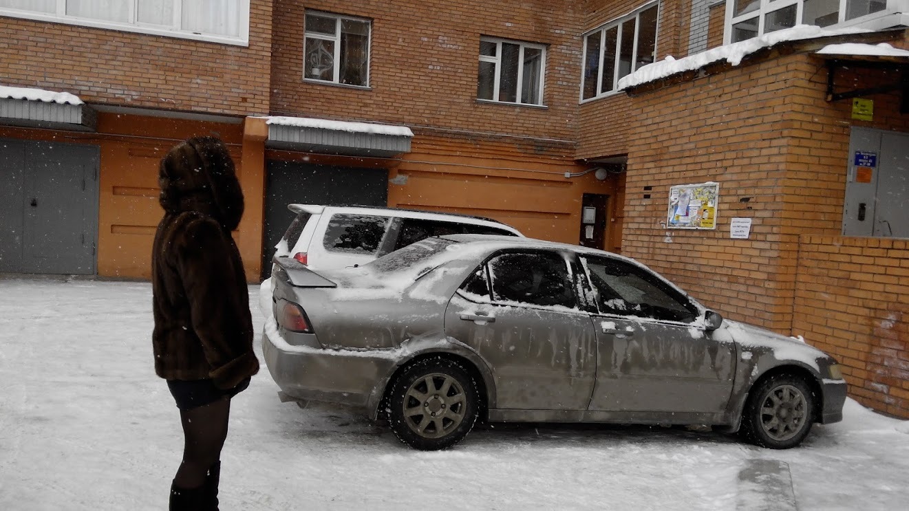 Парковка машин в пешеходной зоне | Пикабу