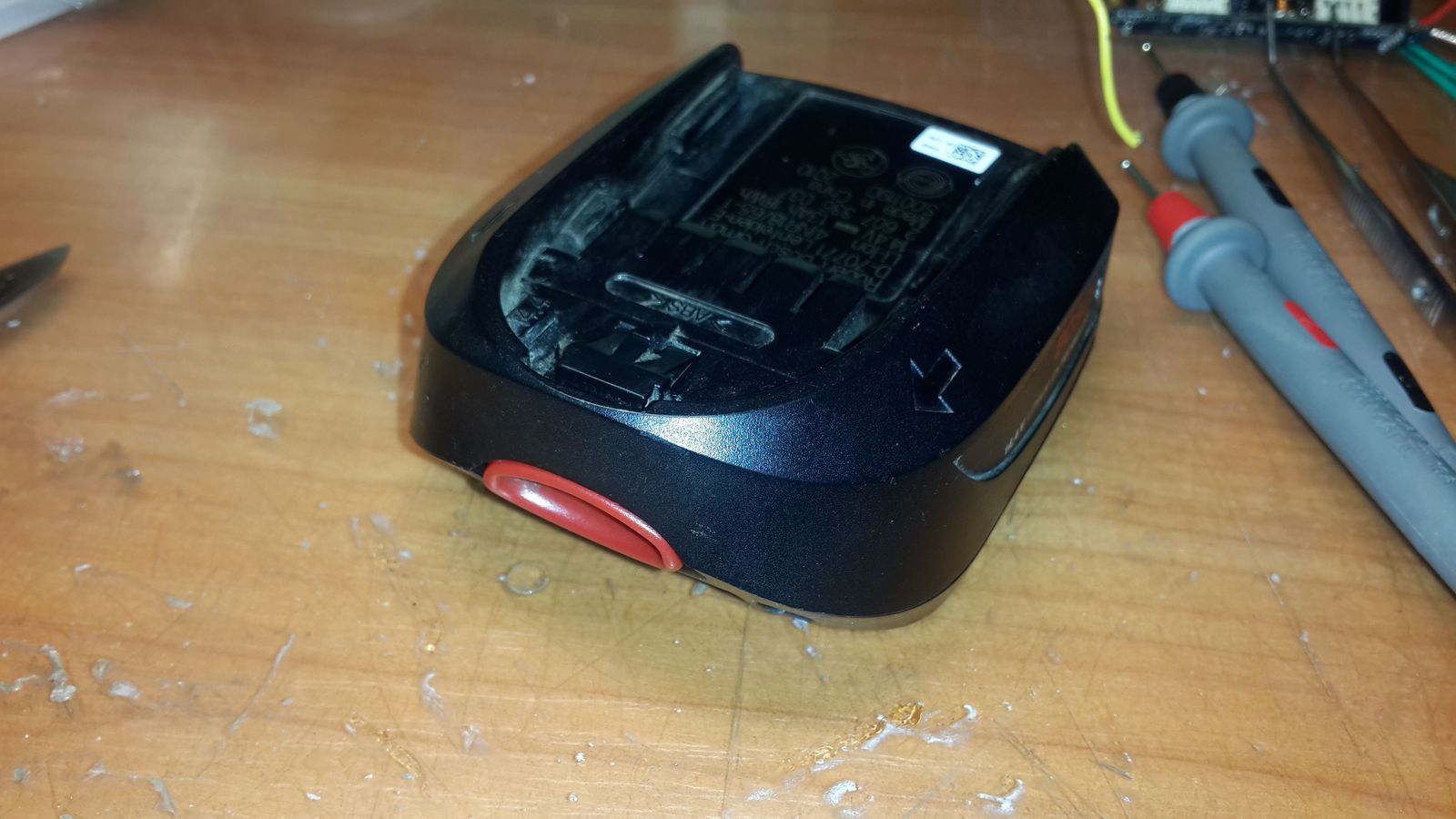 Ремонт всякой электроники #14 Замена \"сдохших банок\" в аккумуляторе ...