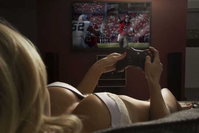 All the guys have a gamer girl (just in case, a strawberry) - Longpost, Gamers, Games, Sexuality, Gamer Girls, NSFW