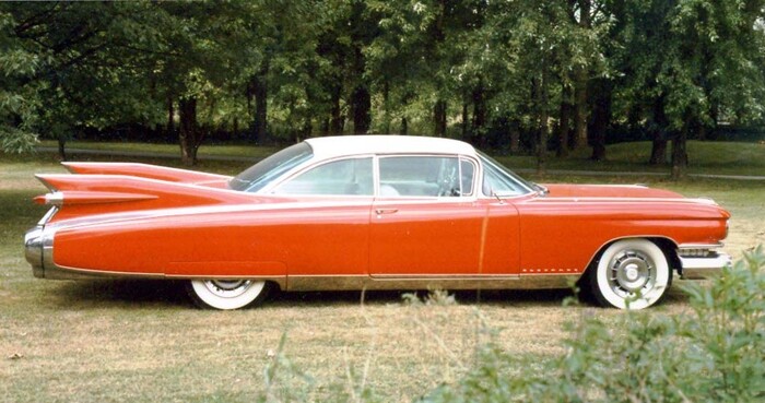 Cadillac Eldorado Seville 1959 года — закрытый хардтоп. Выпущено 975 машин. Фото: Veesixteen / Wikimedia Commons — Public Domain.