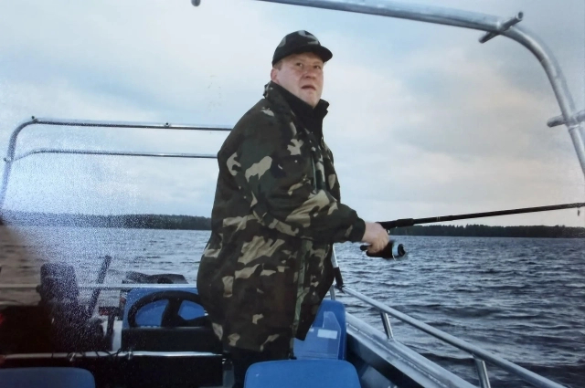Валерея Канакина на рыбалке интересовали не трофеи, он любил отдыхать на природе. Фото: <a href="https://pikabu.ru/story/russkiy_medved_general_kanakin_bilsya_za_zalozhnikov_na_dubrovke_i_v_beslane_14280556?u=https%3A%2F%2Faif.ru%2F&t=%D0%98%D0%B7%20%D0%BB%D0%B8%D1%87%D0%BD%D0%BE%D0%B3%D0%BE%20%D0%B0%D1%80%D1%85%D0%B8%D0%B2a&h=82151dcff33e92d092a8f11e5113ad1bba597b78" title="https://aif.ru/" target="_blank" rel="nofollow noopener">Из личного архивa</a> Екатерины Канакиной.