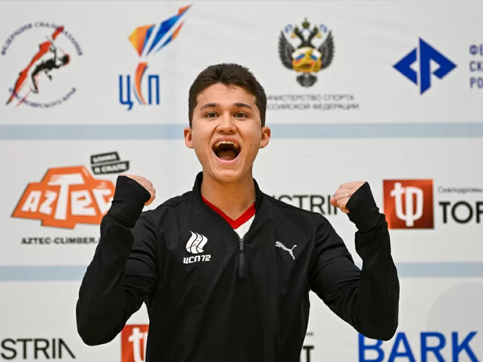 Россиянин стал чемпионом Европы по скалолазанию