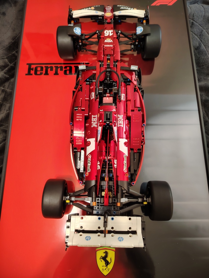 Когда Скудерия Феррари переехала в Поднебесную. Мой новый болид Ferrari SF-25 «Тифози» от китайцев из POPK в масштабе 1:8