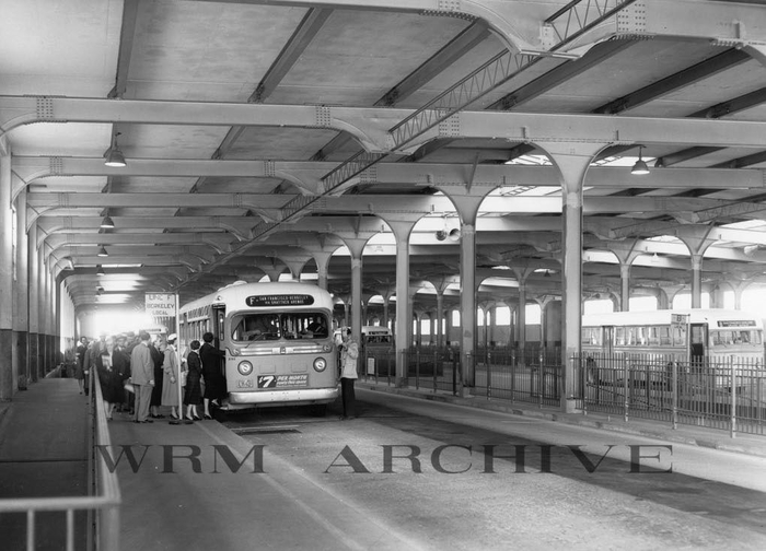 Transbay Terminal в Сан-Франциско, переоборудованный для автобусного сообщения. 1959 г.