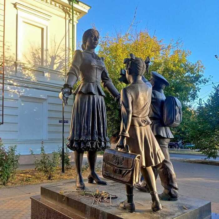 Ответ на пост «Просто памятник, не знаменитый, не раскрученный»