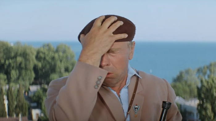 Почему в СДЕКе, что ни сотрудник, то идиот? Это системно?