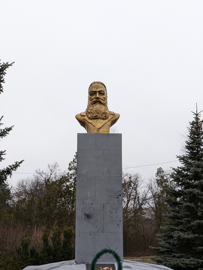 Основатель г. Докучаевск - Докучаев.