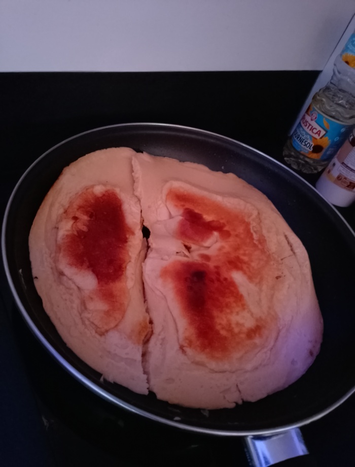 Сегодня пожарил себе на обед чайный гриб😋😋😋. А что было у вас?)