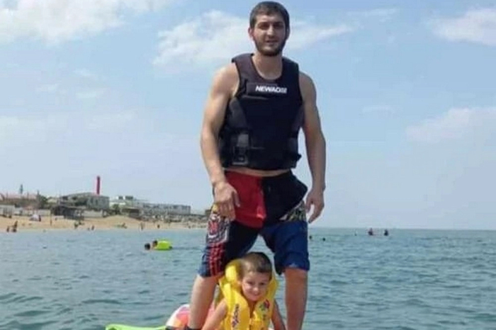 Каждый день Магомед через силу идет к своей мечте. Фото: <a href="https://pikabu.ru/story/tyi_chyo_v_reale_zhivoy_patsient_ozhil_v_morge_posle_klinicheskoy_smerti_14367800?u=https%3A%2F%2Fvk.com%2Fid6845434&t=%D0%9B%D0%B8%D1%87%D0%BD%D1%8B%D0%B9%20apx%D0%B8%D0%B2&h=8e115aa21ef946b91eae27ddd10d2ae6b9996c30" title="https://vk.com/id6845434" target="_blank" rel="nofollow noopener">Личный apxив</a>/ Архив главного героя