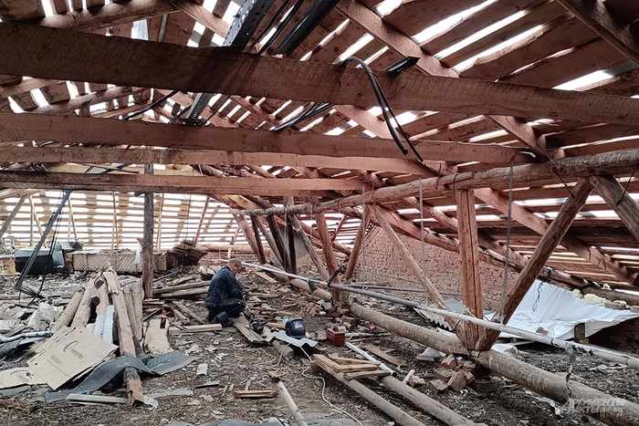 ������ ���� ������ ����� � ����������� �����. ����: <a href="https://pikabu.ru/story/aif_pomog_materi_otstoyat_dom_dlya_syinafrontovika_14378841?u=https%3A%2F%2Faif.ru%2F&t=%D0%90%D0%B8%D0%A4&h=f5982b8f2d6f8c417b8f18af99b707f0561b0035" title="https://aif.ru/" target="_blank" rel="nofollow noopener">���</a>/ ������� ��������