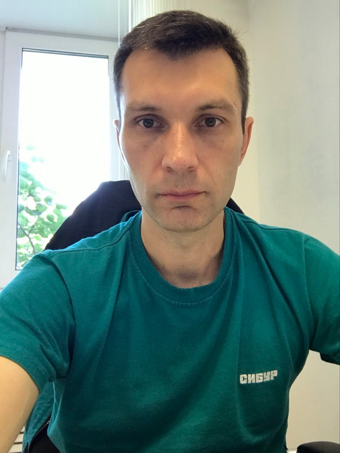 Спецовку сменила футболка, цех — на офис. Компания осталась та же.