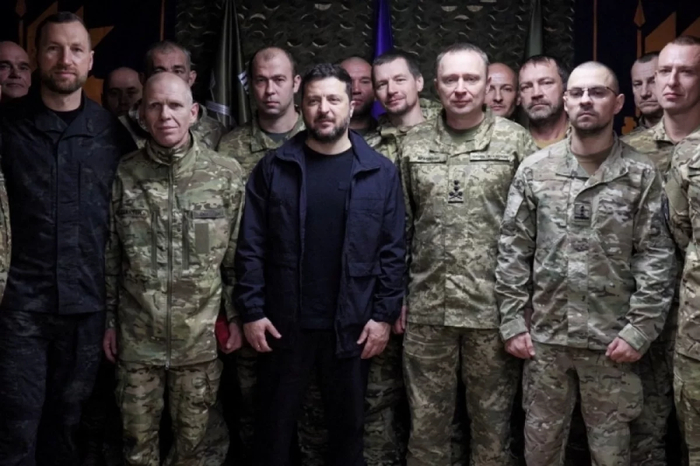 А вот кому не позавидуешь, так это рядовым украинцам. За них никто не заступится, и у них нет возможности вырваться из «скотобойни пана Зеленского». Reuters