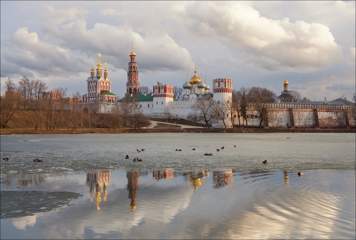 Москва. Новодевичий монастырь зимой