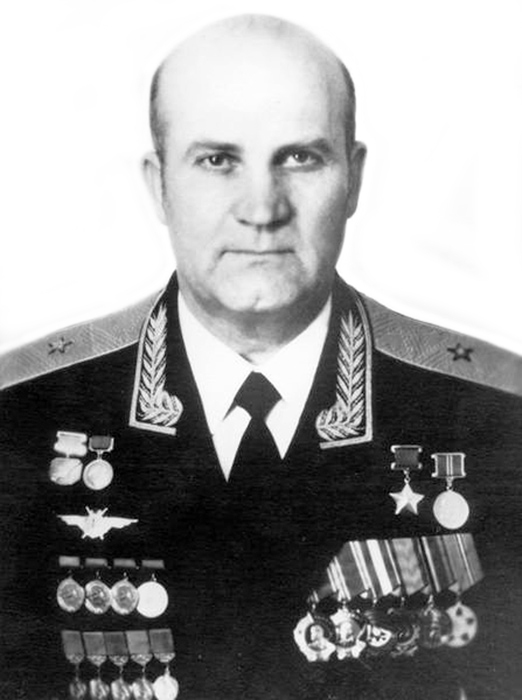 Александр Васильевич Федотов (1932–1984) — советский лётчик-испытатель, Герой Советского Союза, обладатель 18 мировых авиационных рекордов.