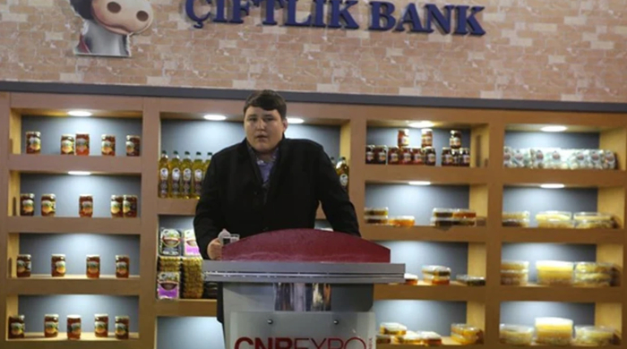 <a href="https://www.internethaber.com/ciftlikbank-sahibi-mehmet-aydin-kimdir-ciftlik-bank-nedir-1837494h.htm" target="_blank" rel="nofollow noopener">Источник</a>