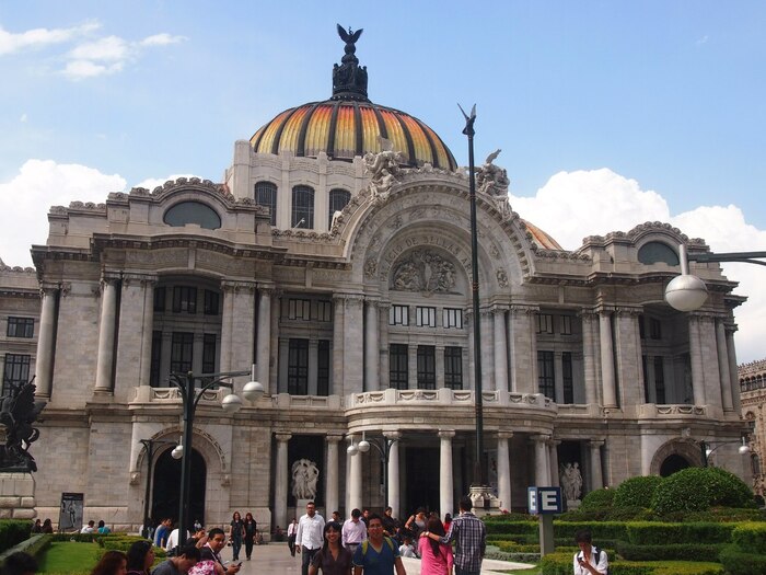 ������� ������� �������� ������ � ������ ������� �������� (Palacio de Bellas Artes), ��� ���������� ������������ ������� �������� (Ópera de Bellas Artes
