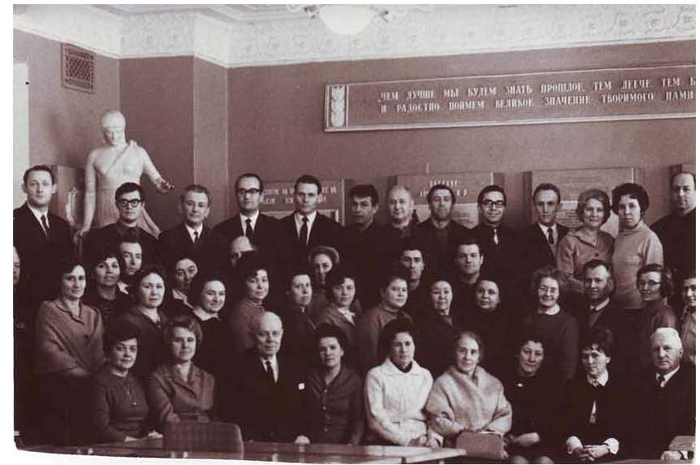 Фото отюсда <!--noindex--><a href="https://pikabu.ru/story/sezdyi_obshchestva_psikhologov_v_sssr_14434517?u=https%3A%2F%2Fsystempsychology.ru%2Fjournal%2F2010_2%2F39-rodionov-va-istoriya-sportivnoy-psihologii.html&t=https%3A%2F%2Fsystempsychology.ru%2Fjournal%2F2010_2%2F39-rodionov-va-is...&h=f60c56c19c0affa51dfe1776f54de3da7572f111" title="https://systempsychology.ru/journal/2010_2/39-rodionov-va-istoriya-sportivnoy-psihologii.html" target="_blank" rel="nofollow noopener">https://systempsychology.ru/journal/2010_2/39-rodionov-va-is...</a><!--/noindex-->
