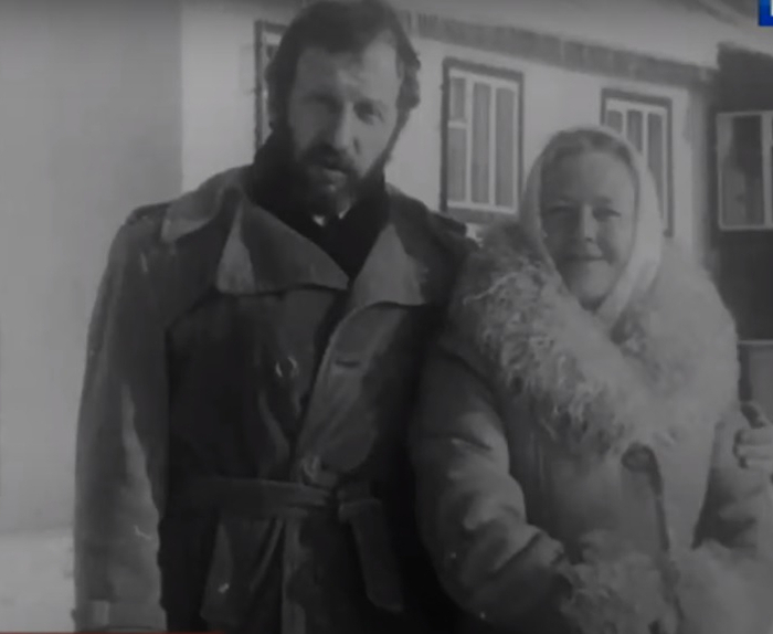 Анатолий Васильев и Ия Саввина прожили более 30 лет, официально не оформляя отношения, и расписались лишь за десять дней до ее смерти