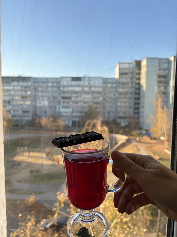 Всем добра и теплых напитков с любимой едой🤩