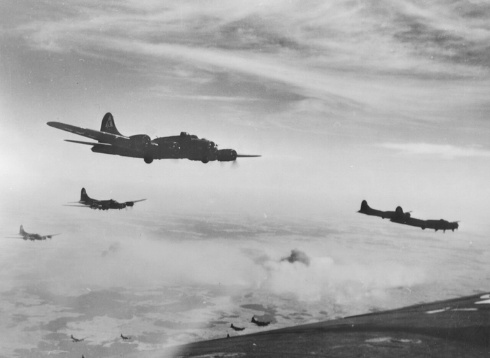 B-17 379-� ���������������� ������ ������� �� ����