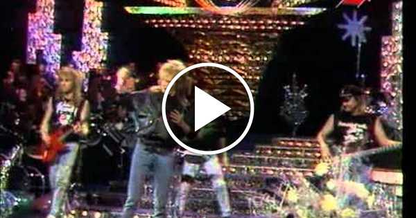 Ты замуж за него не выходи клип. Салтыков ты замуж за него. Ленинград электроклуб. Ты замуж за него не выходи клип. Ты замуж за него не выходи клип.