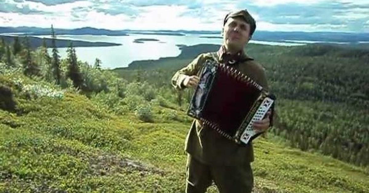 Принимай нас суоми-красавица текст. Текст песни принимай нас суоми красавица. Принимай нас суоми-красавица. Суоми красавица слушать. Суоми красавица слушать.